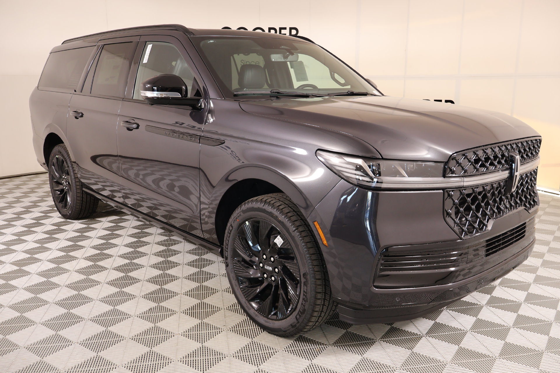New 2027 Lincoln Navigator L Reserve w/ Jet Appearance Package AWD/4WD image 1