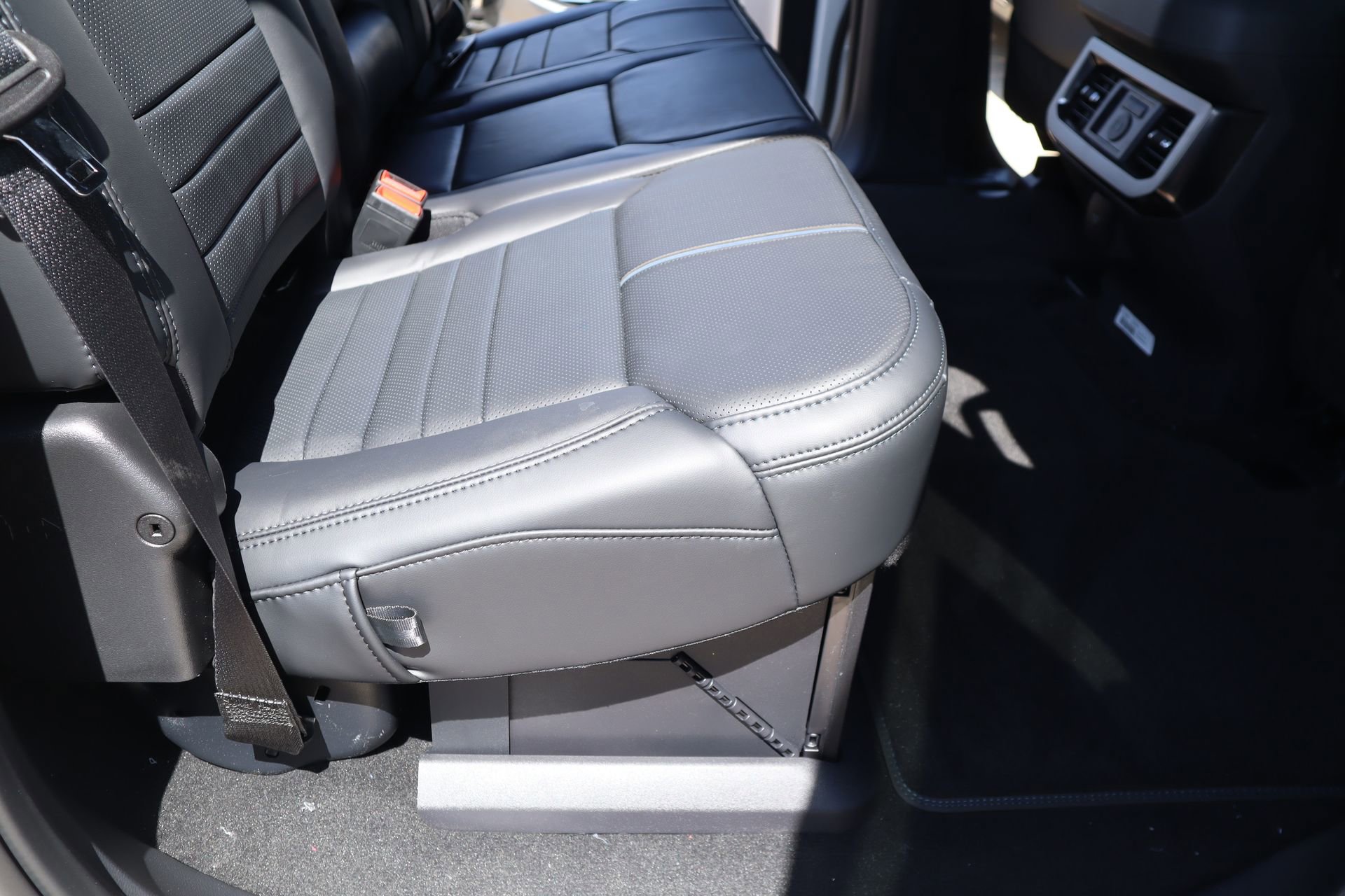 New 2026 Ford F250 Platinum image 15