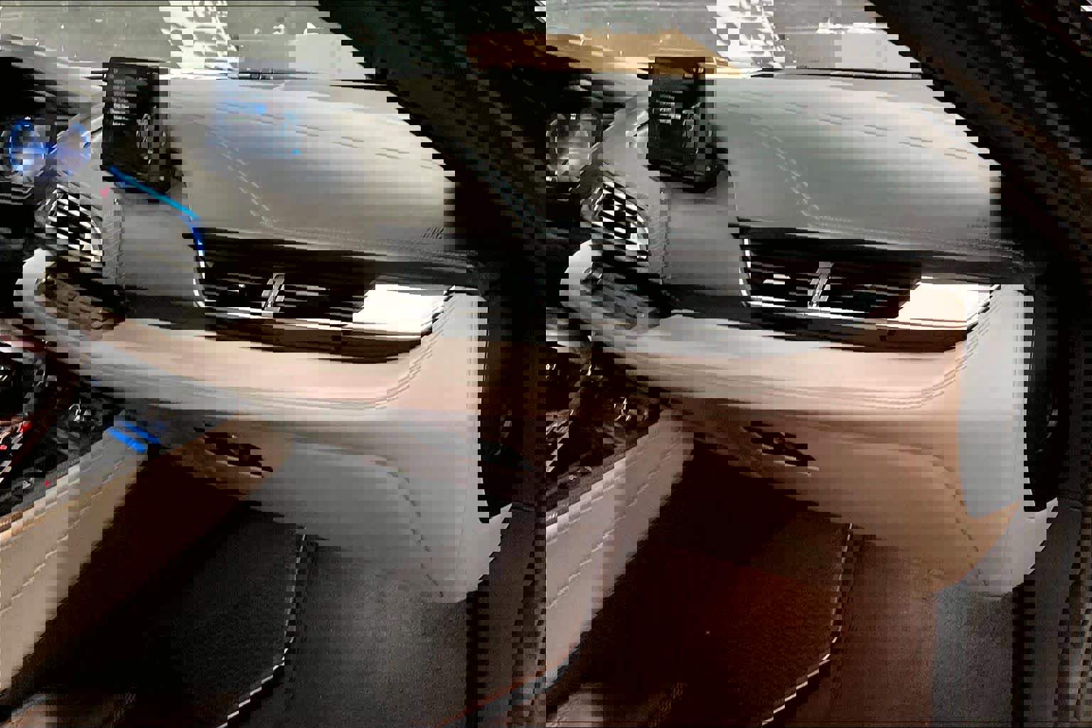 Used 2019 BMW i8 Coupe image 17