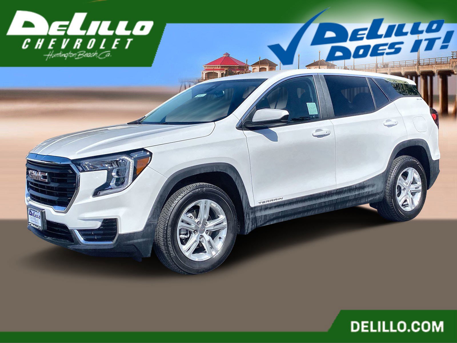 Used 2024 GMC Terrain SLE image 1
