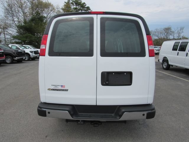 Certified 2025 Chevrolet Express 2500 Extended w/ Driver Convenience Package RWD image 4