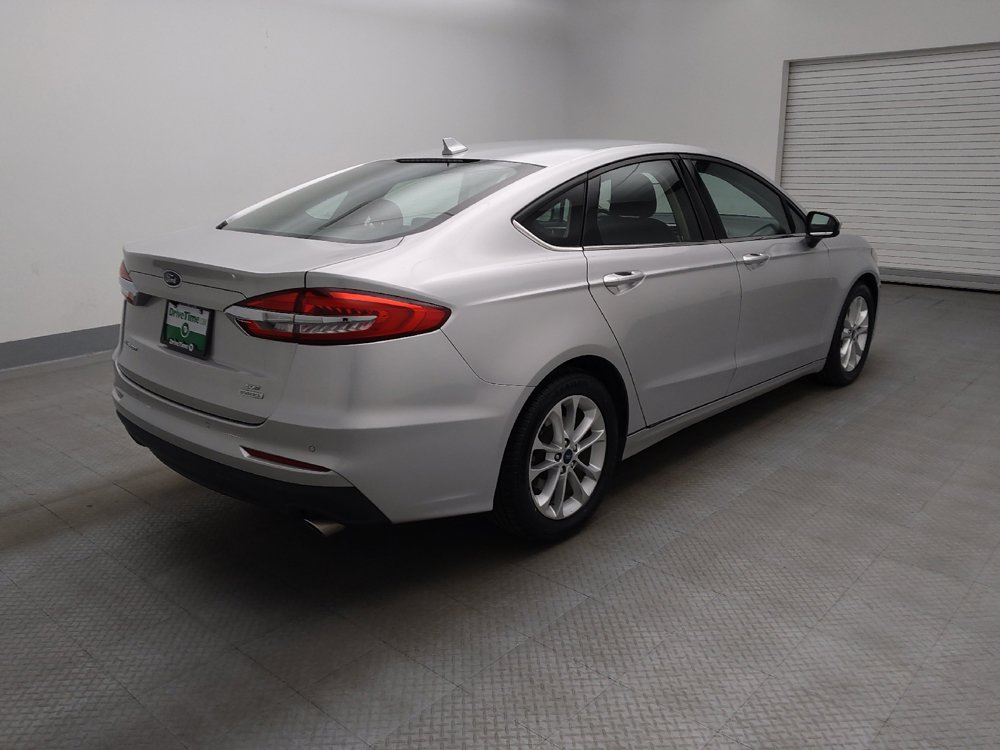 Used 2019 Ford Fusion SE FWD image 9