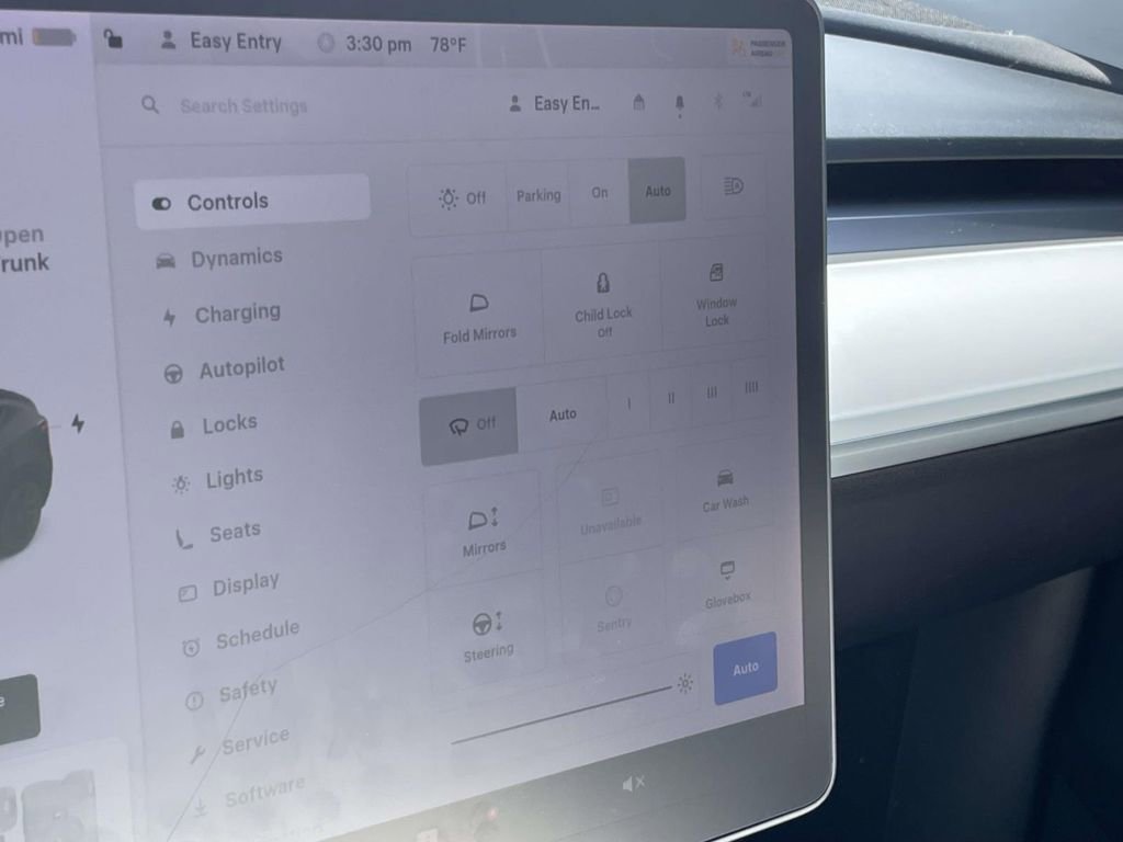 Used 2020 Tesla Model Y Long Range image 27