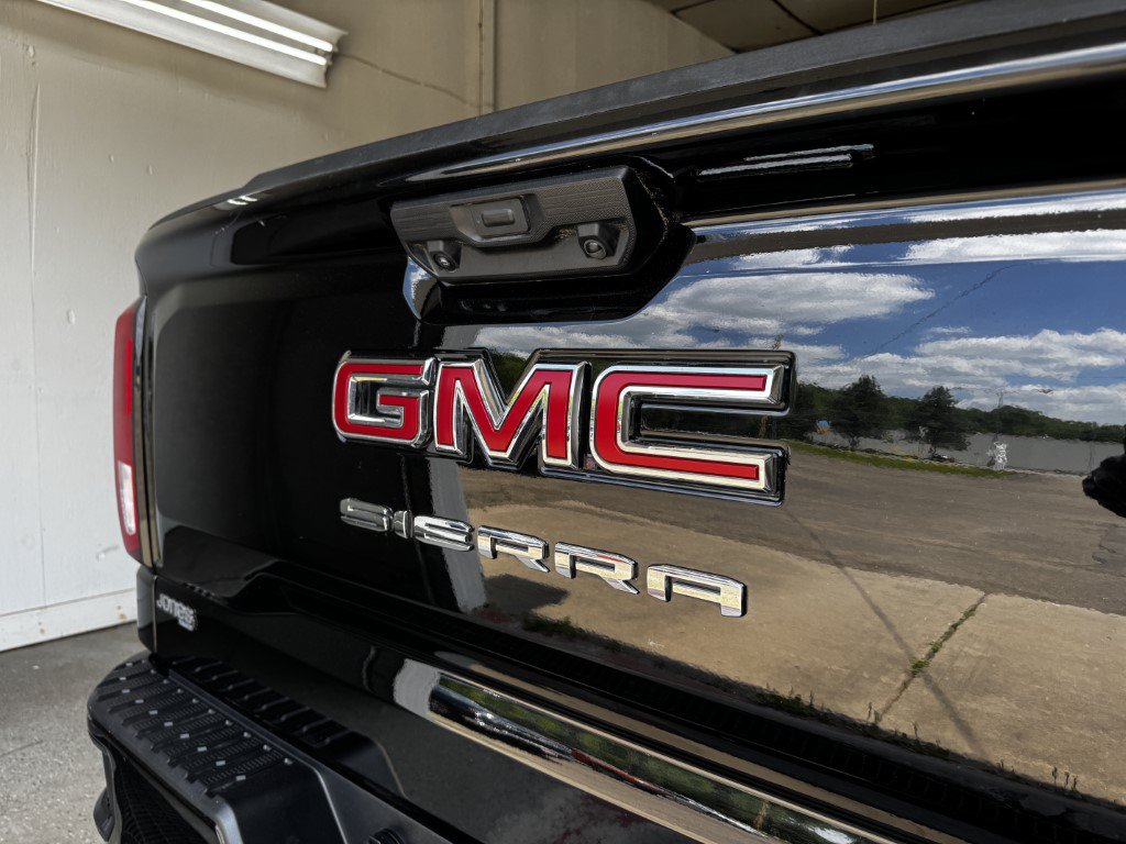 Used 2025 GMC Sierra 1500 Elevation w/ Preferred Package AWD/4WD image 11