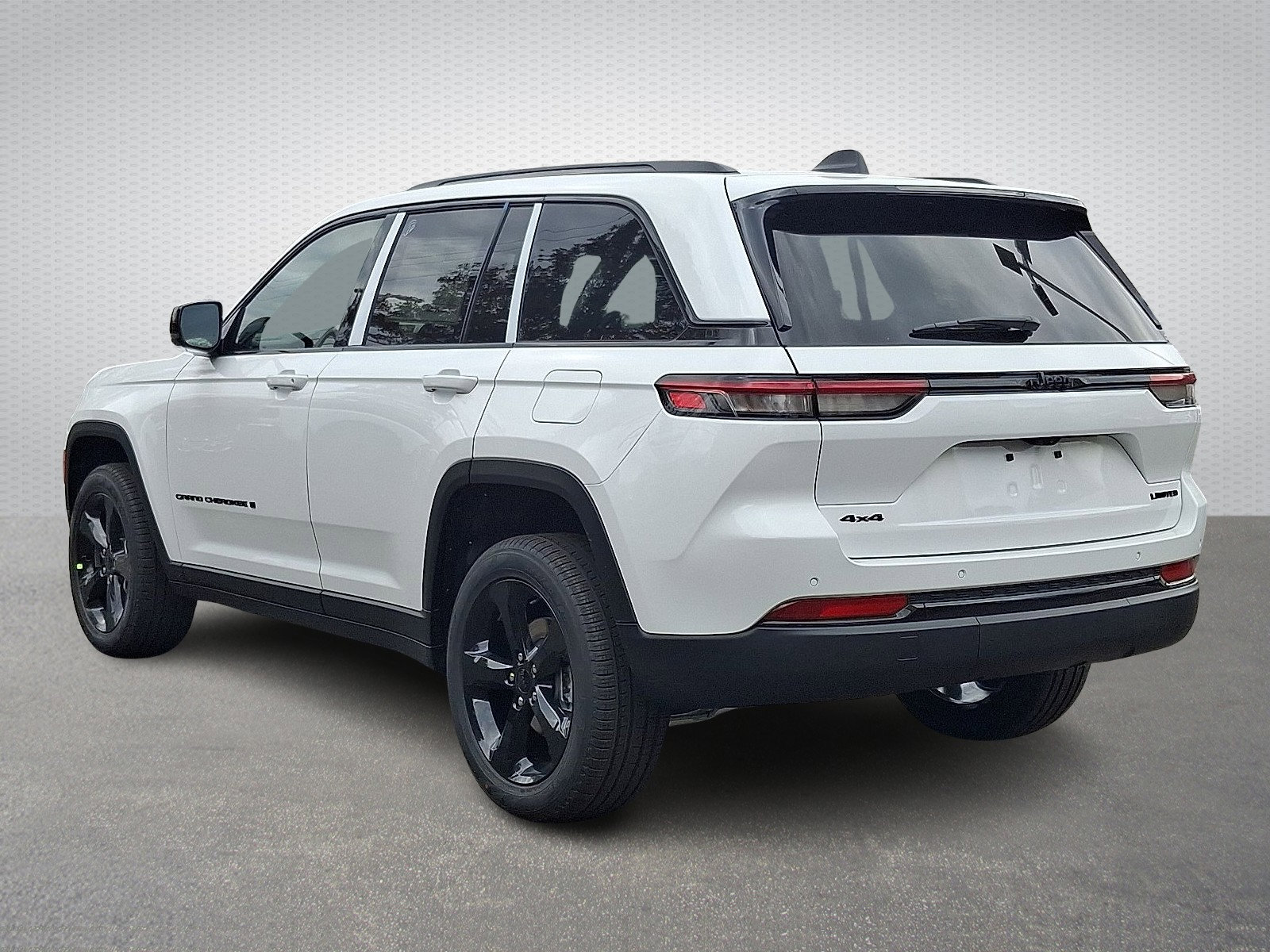 New 2025 Jeep Grand Cherokee Limited w/ Black Appearance Package image 4