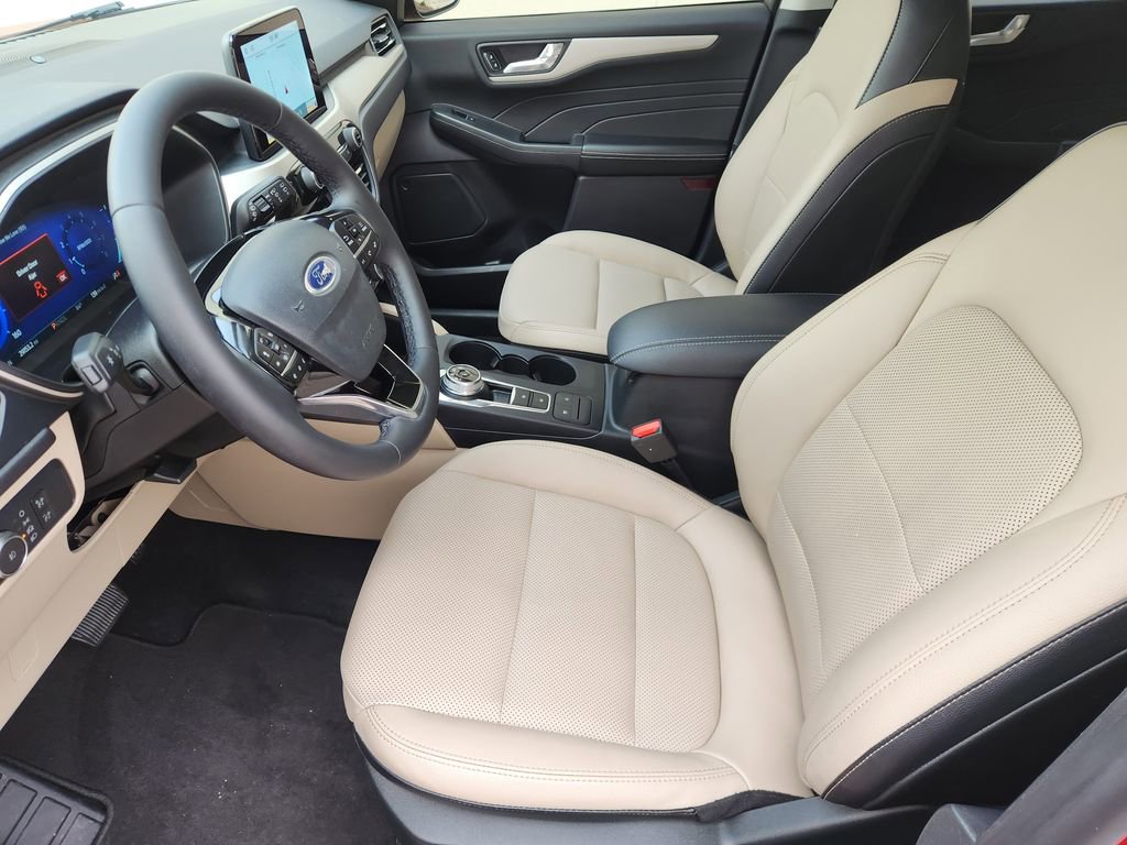 Used 2022 Ford Escape SEL w/ Technology Package FWD image 13