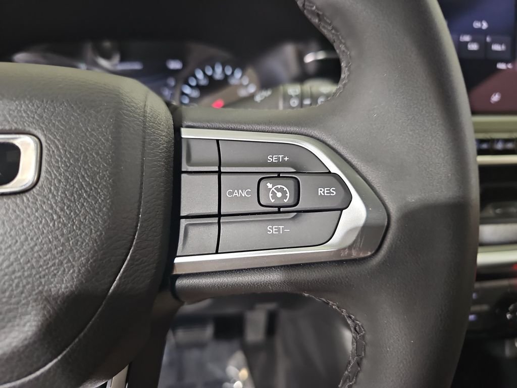 Used 2024 Jeep Compass Latitude w/ Sun and Sound Group AWD/4WD image 20