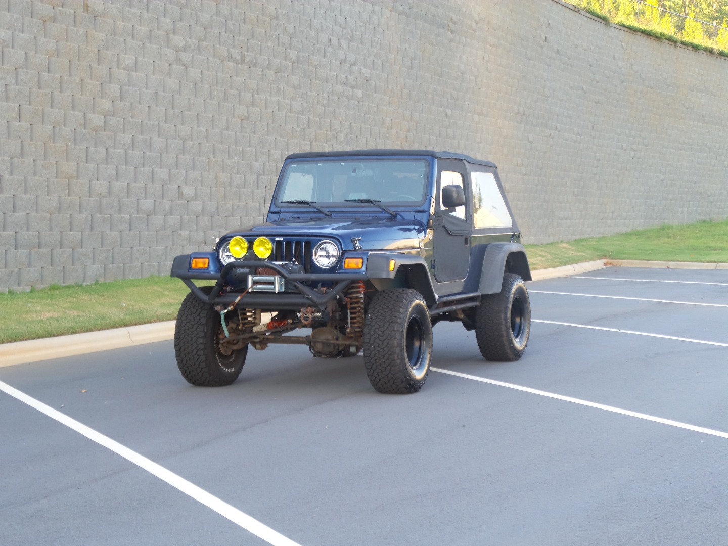 Used 2005 Jeep Wrangler Unlimited w/ Security Group AWD/4WD image 6