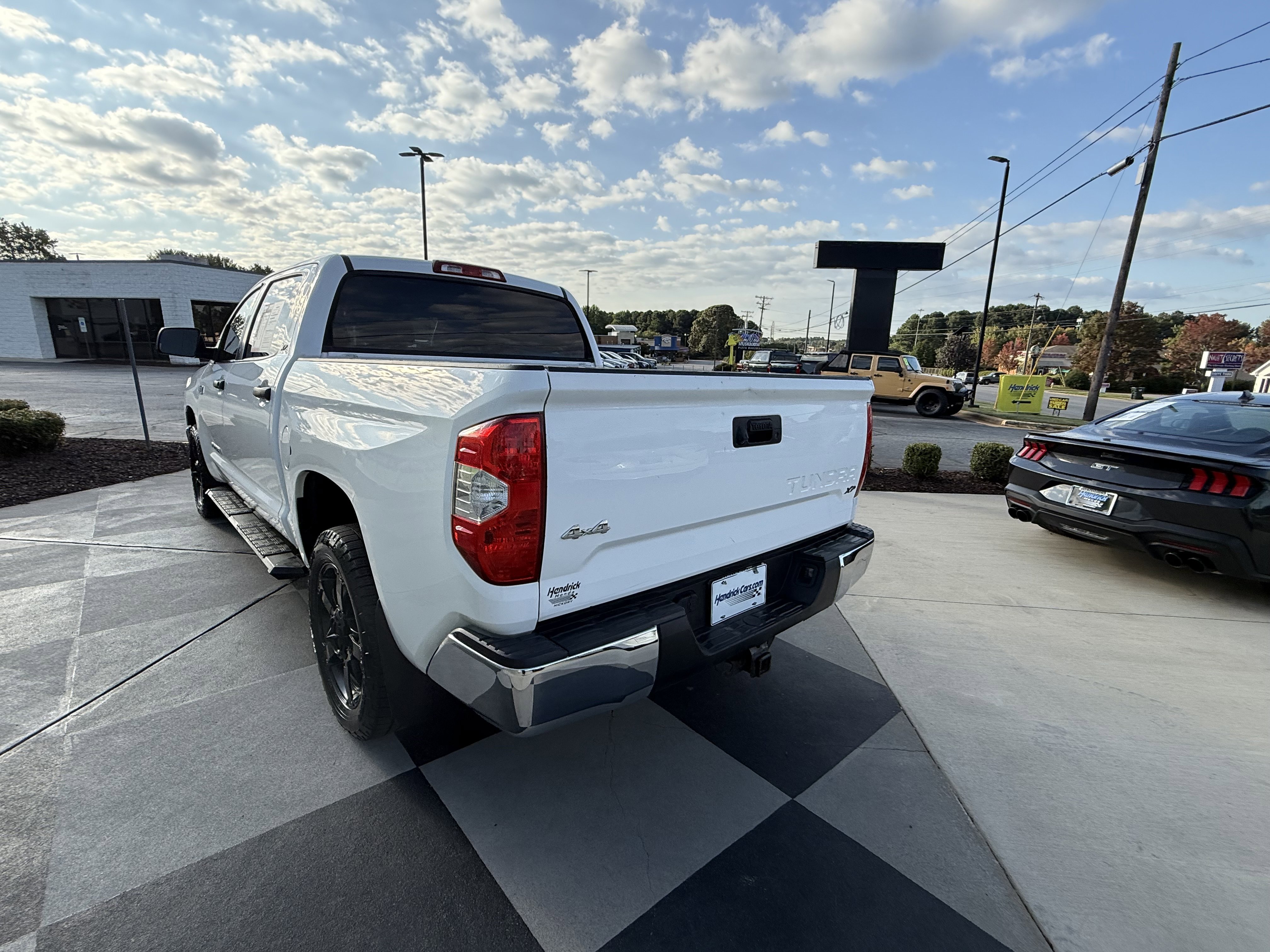 Used 2019 Toyota Tundra SR5 image 7