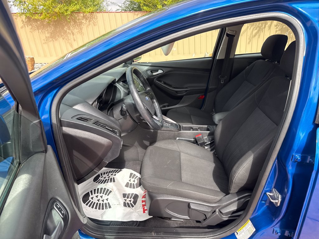Used 2018 Ford Focus SE w/ Cold Weather Package FWD image 12