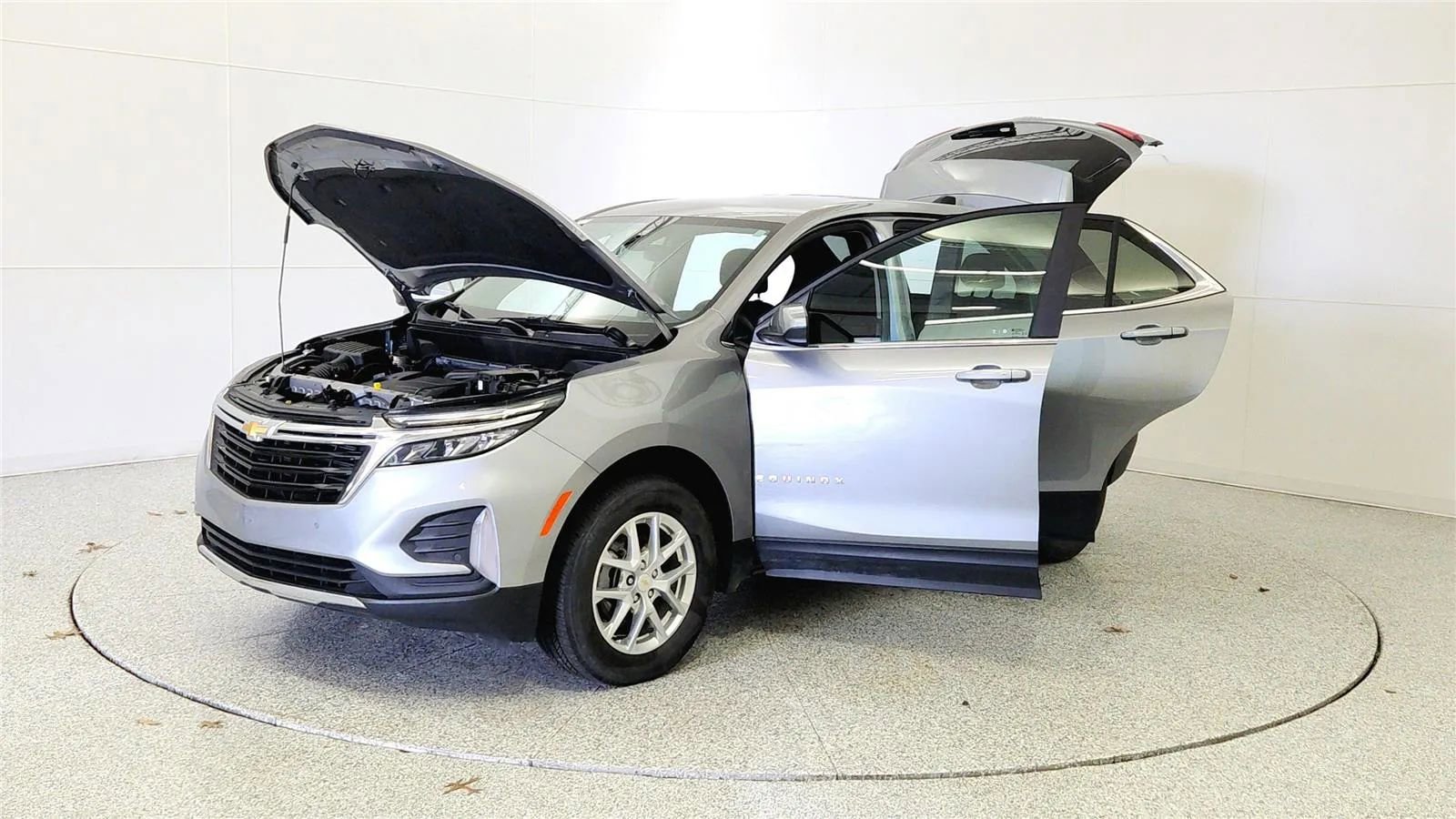 Used 2024 Chevrolet Equinox LT w/ LPO, Floor Liner Package image 10