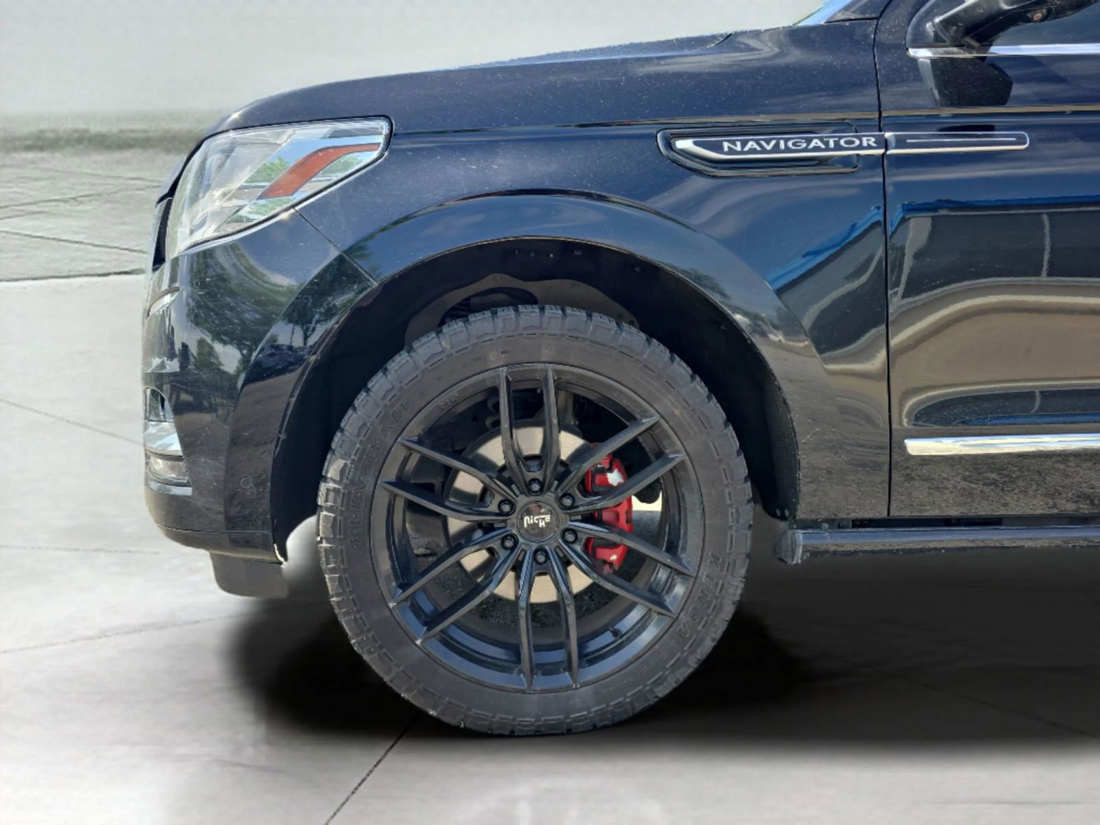 Used 2018 Lincoln Navigator Black Label w/ Cargo Package AWD/4WD image 9