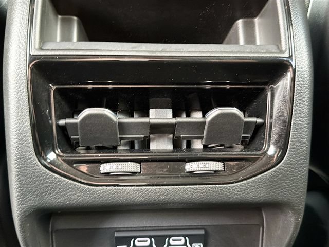 Used 2023 Jeep Grand Cherokee Laredo AWD/4WD image 23