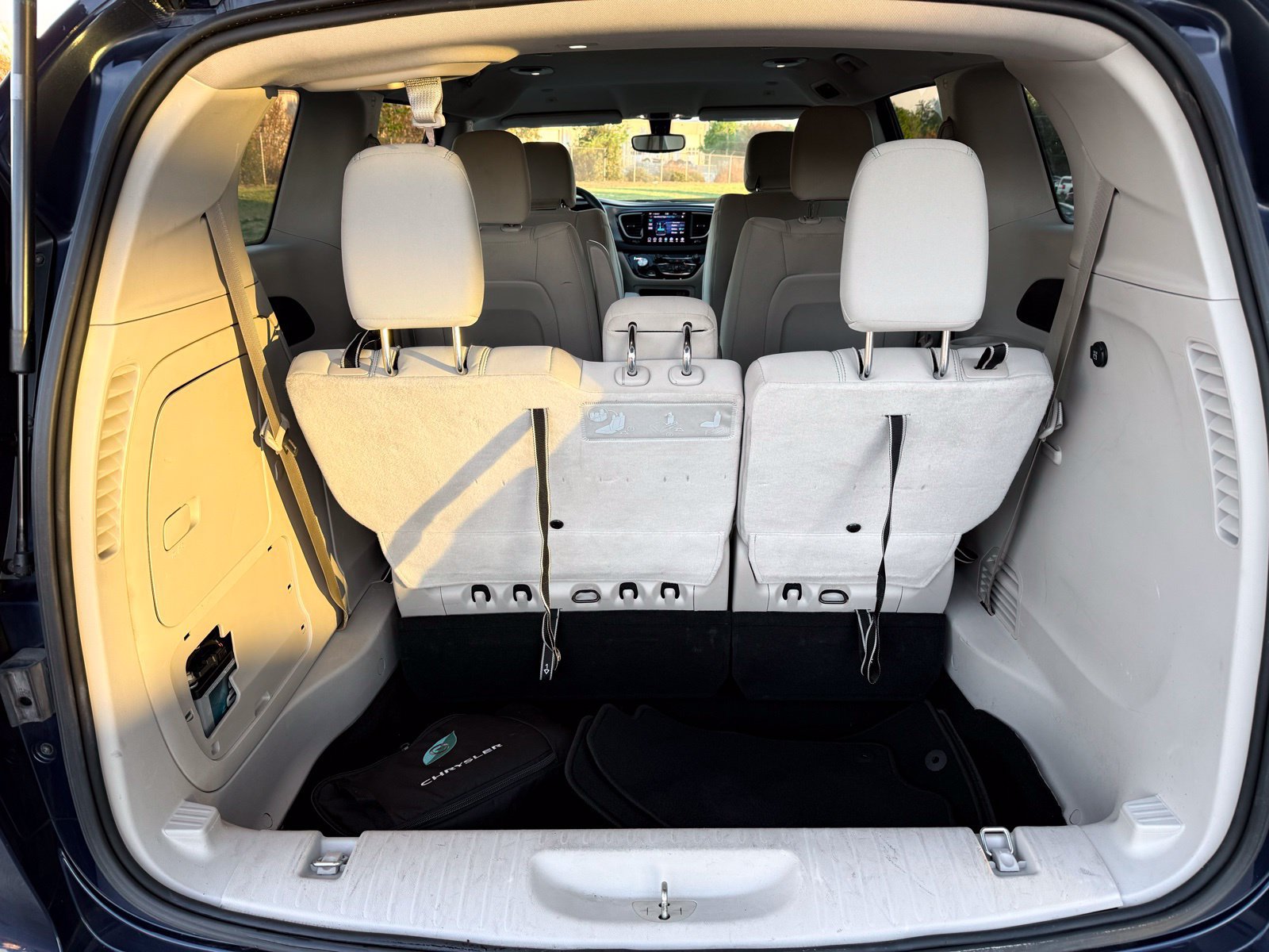 Used 2018 Chrysler Pacifica Touring Plus FWD image 47