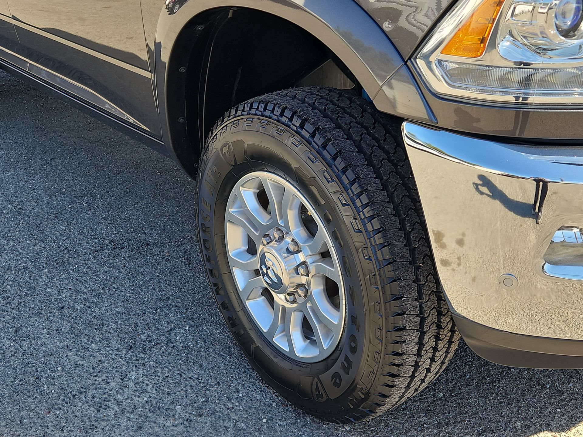 Certified 2016 RAM 2500 Laramie w/ Convenience Group AWD/4WD image 18