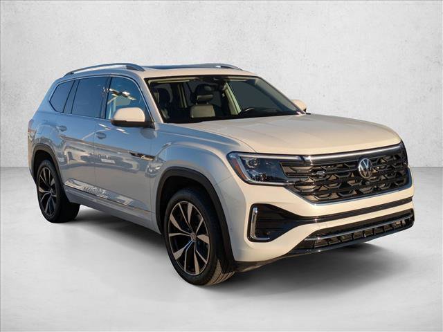 Used 2024 Volkswagen Atlas SEL Premium R-Line image 3
