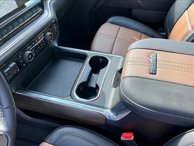 Used 2026 Chevrolet Silverado 3500 High Country w/ Technology Package AWD/4WD image 15