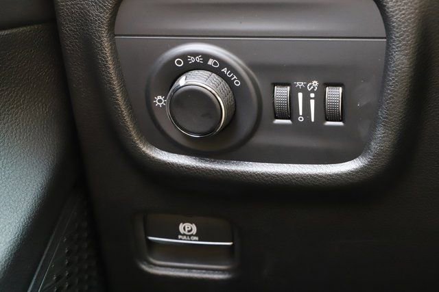 New 2025 Jeep Grand Cherokee Laredo X w/ Luxury Tech Group I AWD/4WD image 35