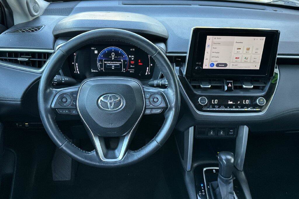 Used 2023 Toyota Corolla Cross XLE w/ Convenience Package FWD image 14
