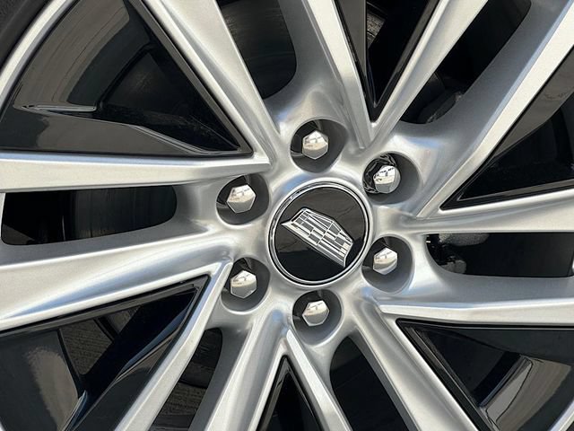New 2026 Cadillac Vistiq Luxury w/ LPO, Floor Liner Package AWD/4WD image 26