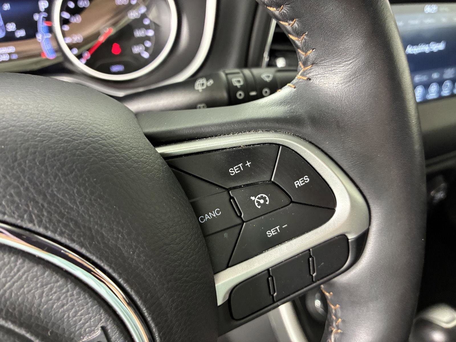 Used 2018 Jeep Compass Latitude w/ Popular Equipment Group AWD/4WD image 15