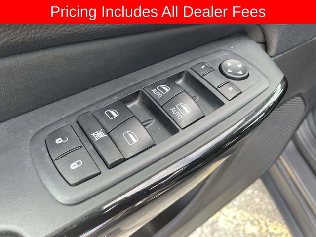 Used 2021 Jeep Cherokee Latitude Plus AWD/4WD image 18