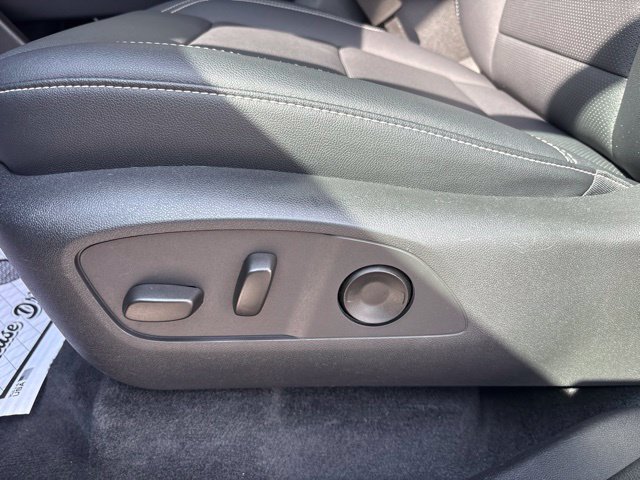 Used 2026 Chevrolet Traverse LT AWD/4WD image 22