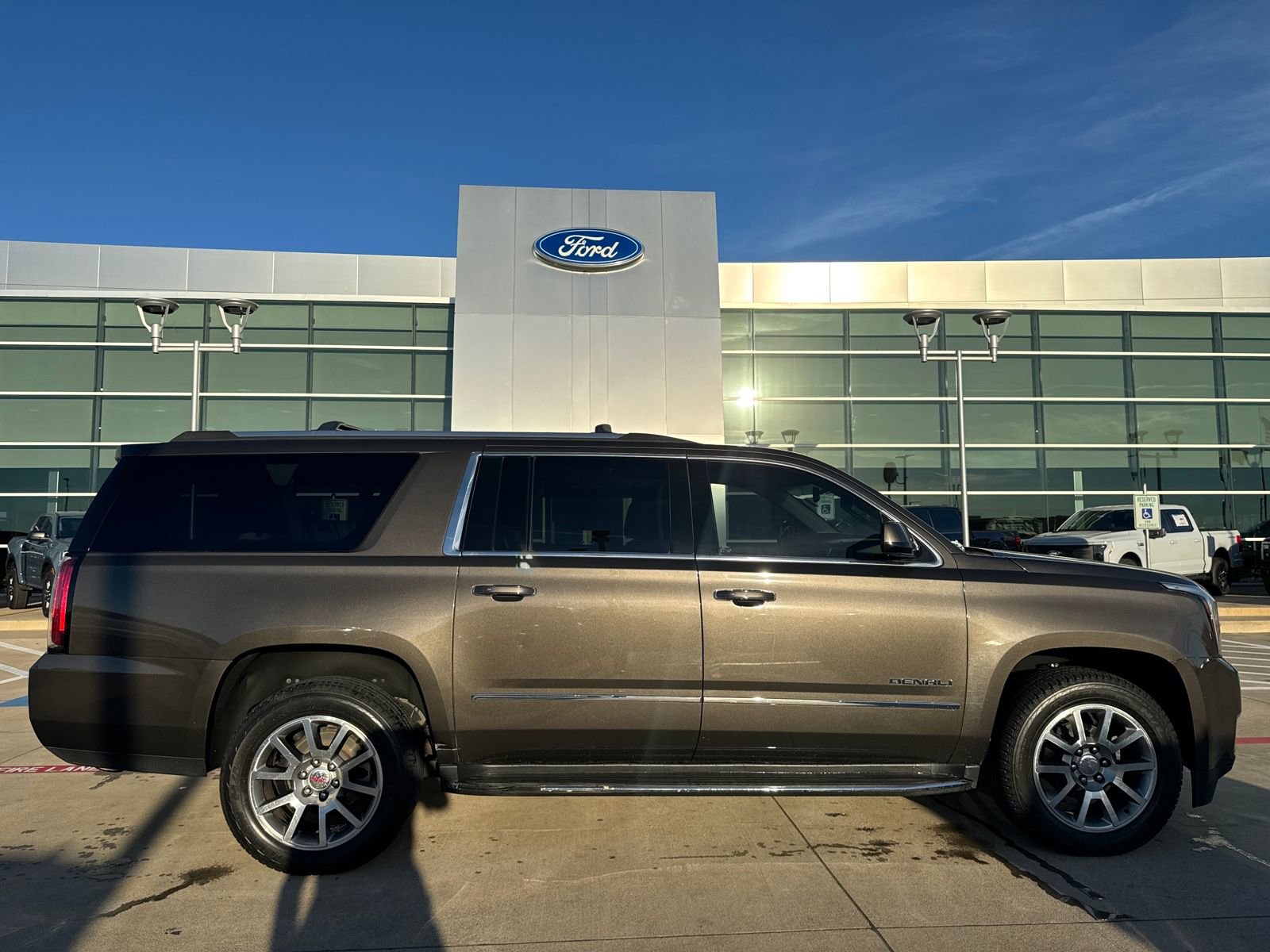 Used 2020 GMC Yukon XL Denali w/ Open Road Package image 6