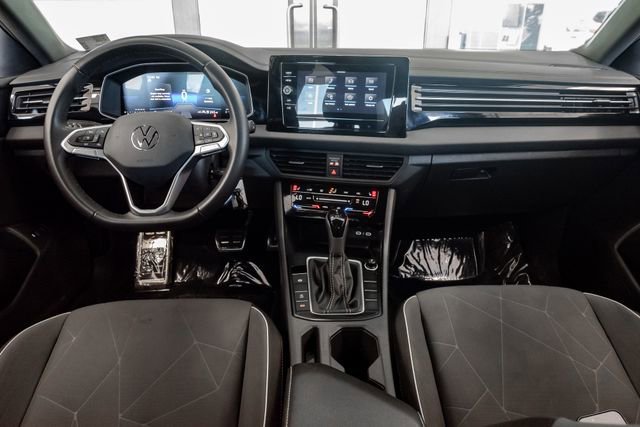 Used 2025 Volkswagen Jetta Sport image 21