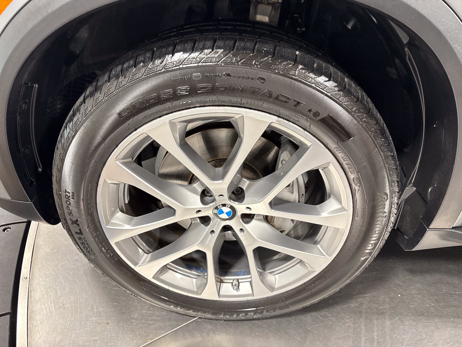 Used 2024 BMW X5 xDrive40i w/ Premium Package AWD/4WD image 2