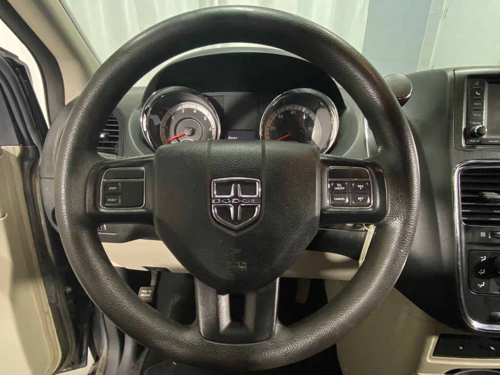 Used 2019 Dodge Grand Caravan SE FWD image 19