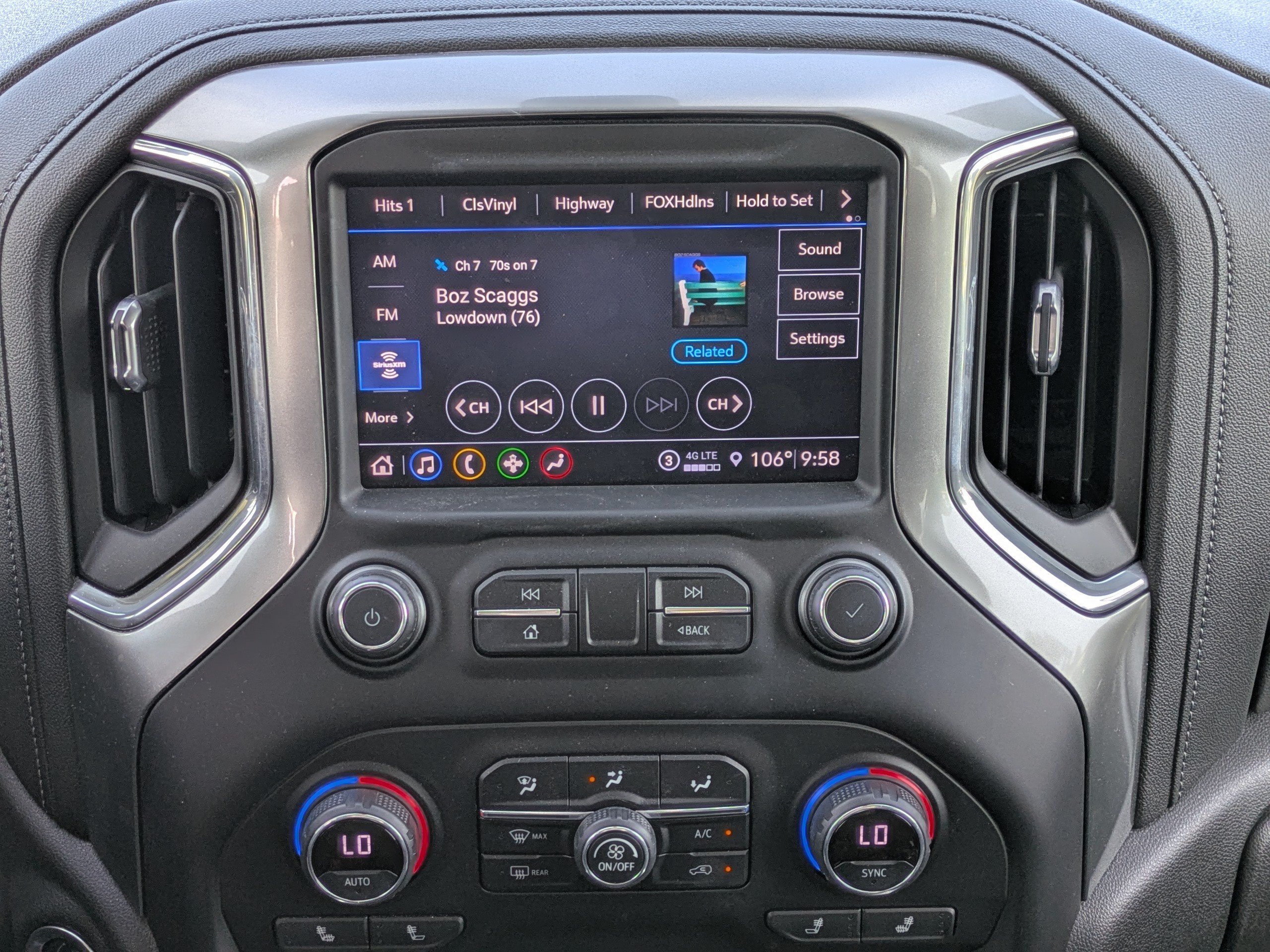 Used 2021 Chevrolet Silverado 1500 LT Trail Boss w/ Convenience Package II AWD/4WD image 17