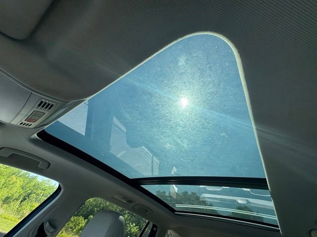 Used 2018 Volkswagen Tiguan SE w/ Panoramic Sunroof Package FWD image 20