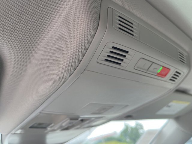 New 2025 Volkswagen Taos SE image 24