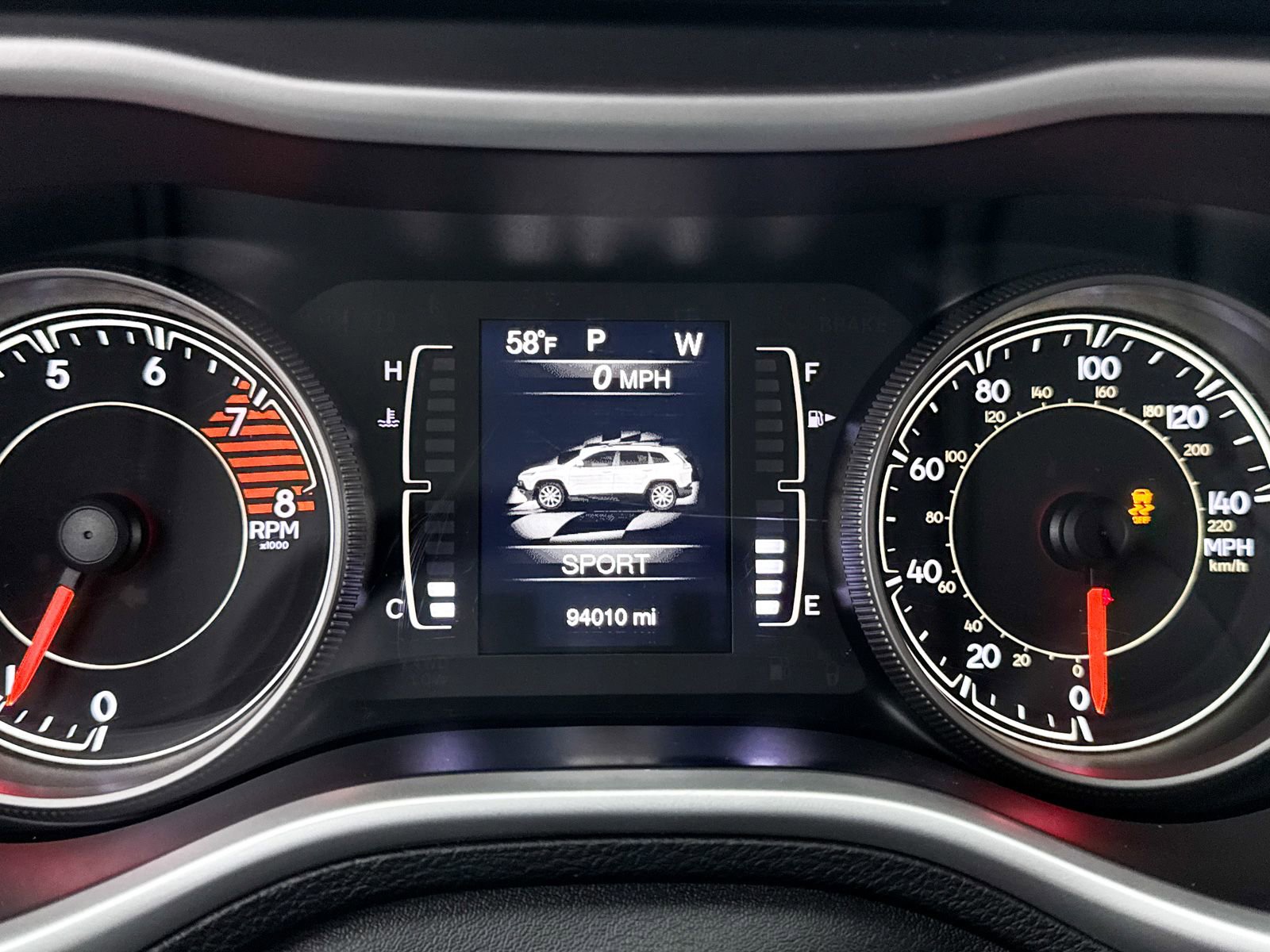 Used 2018 Jeep Cherokee Latitude Plus w/ Cold Weather Group image 7