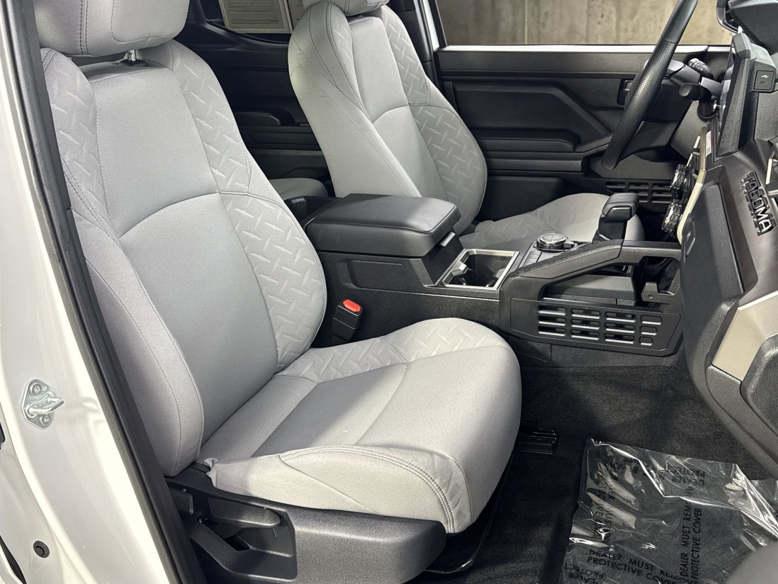 Used 2025 Toyota Tacoma SR5 image 31