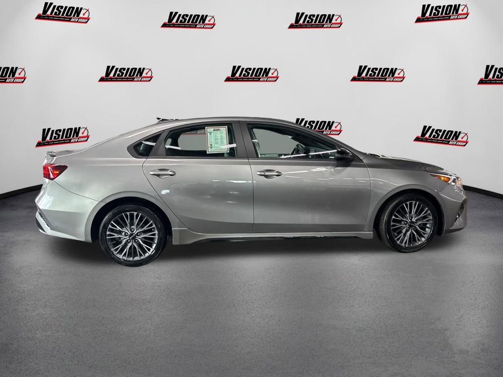 Used 2024 Kia Forte GT-Line w/ GT-Line Premium Package image 4