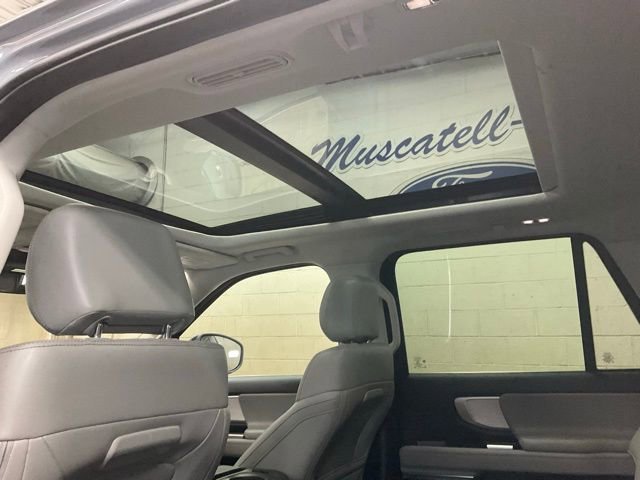 Used 2025 Ford Expedition Active AWD/4WD image 17