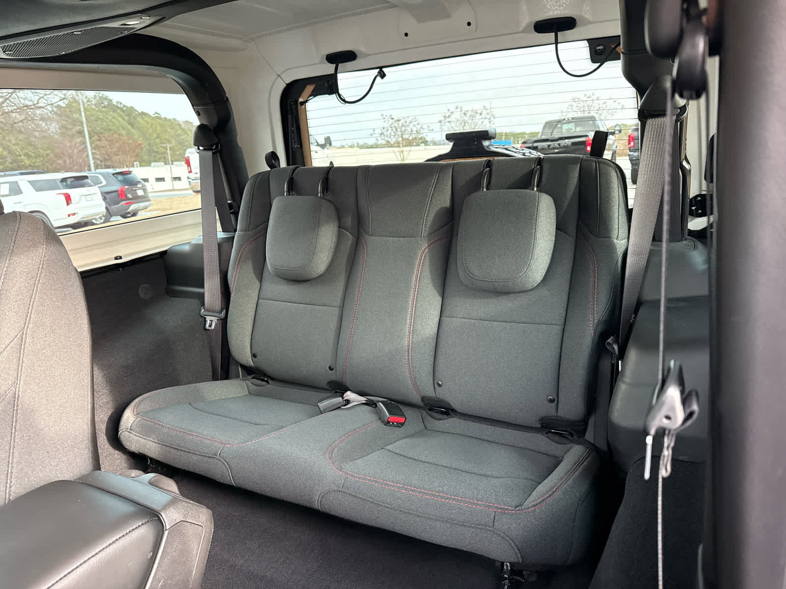 Used 2025 Jeep Wrangler Rubicon w/ Convenience Group image 27