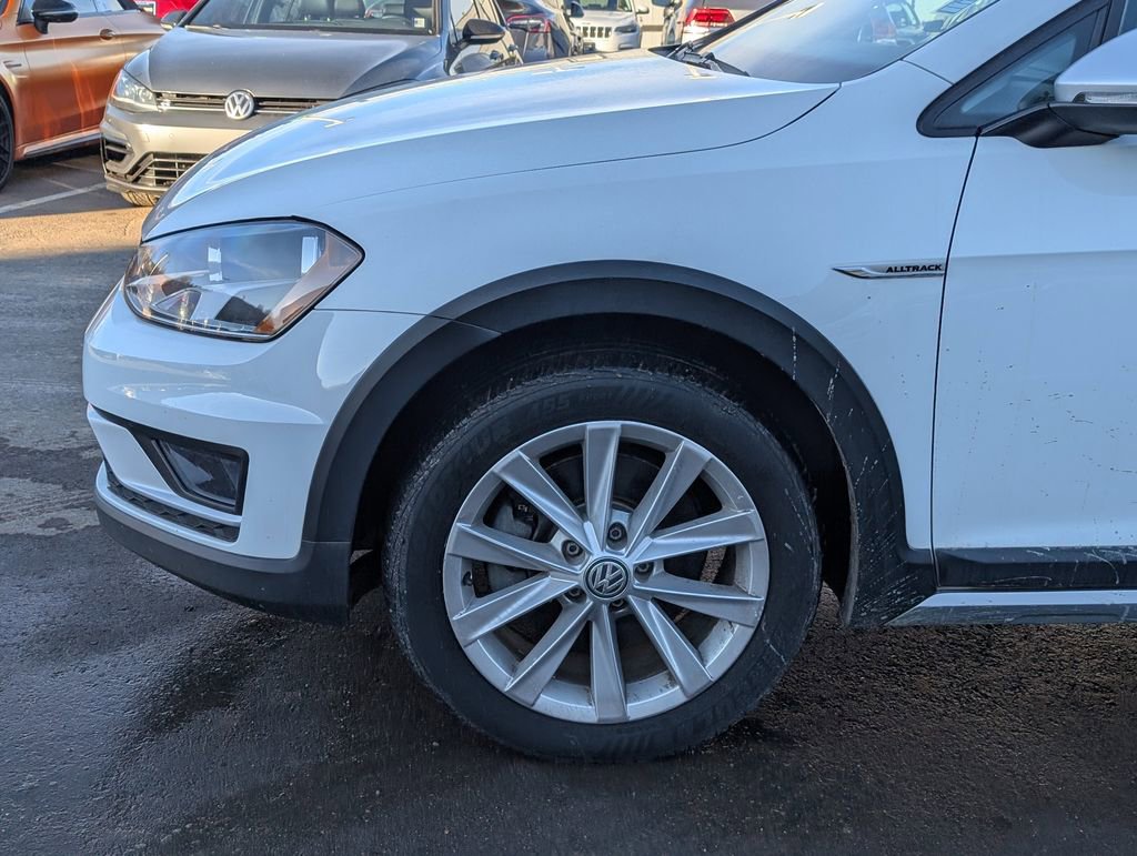 Used 2017 Volkswagen Golf Alltrack SE image 9