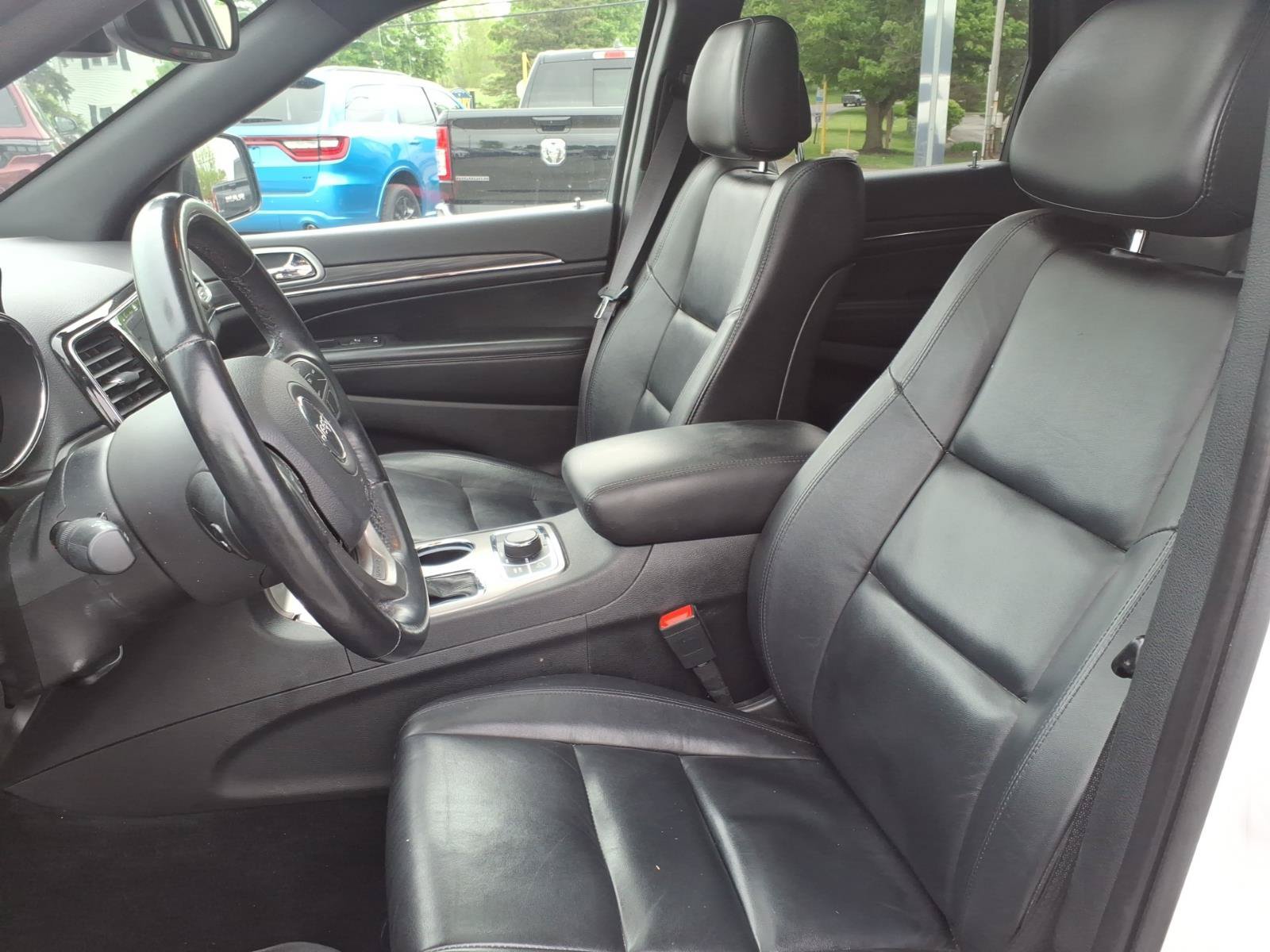 Used 2022 Jeep Grand Cherokee Limited AWD/4WD image 14