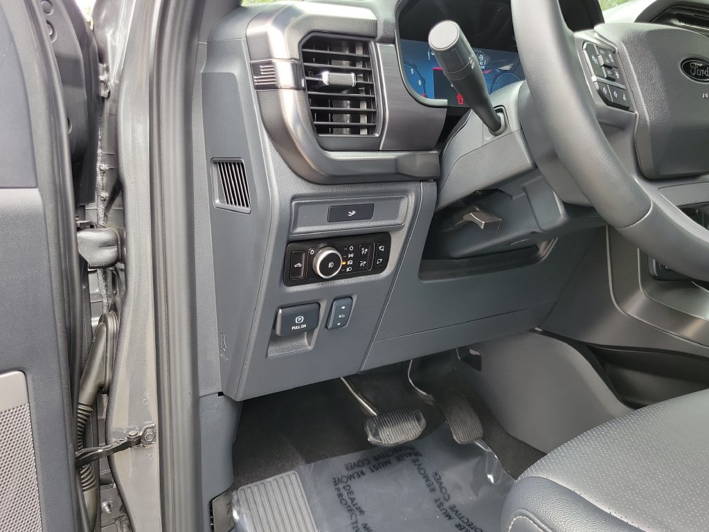 Used 2026 Ford F150 Lariat w/ Equipment Group 501A Mid AWD/4WD image 17