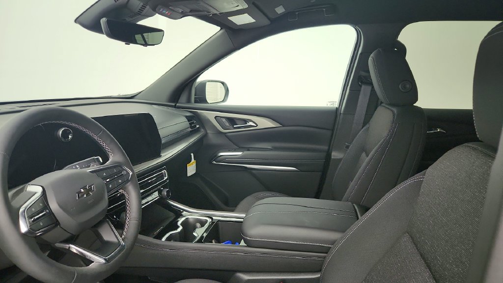 New 2027 Chevrolet Traverse LT w/ Driver Confidence Package FWD image 14