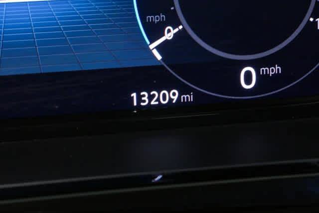 Certified 2025 Volkswagen Atlas SE FWD image 3