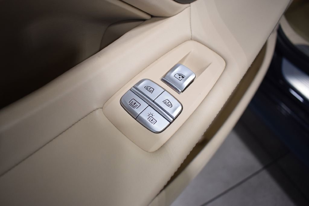 Used 2017 BMW 750i xDrive image 13