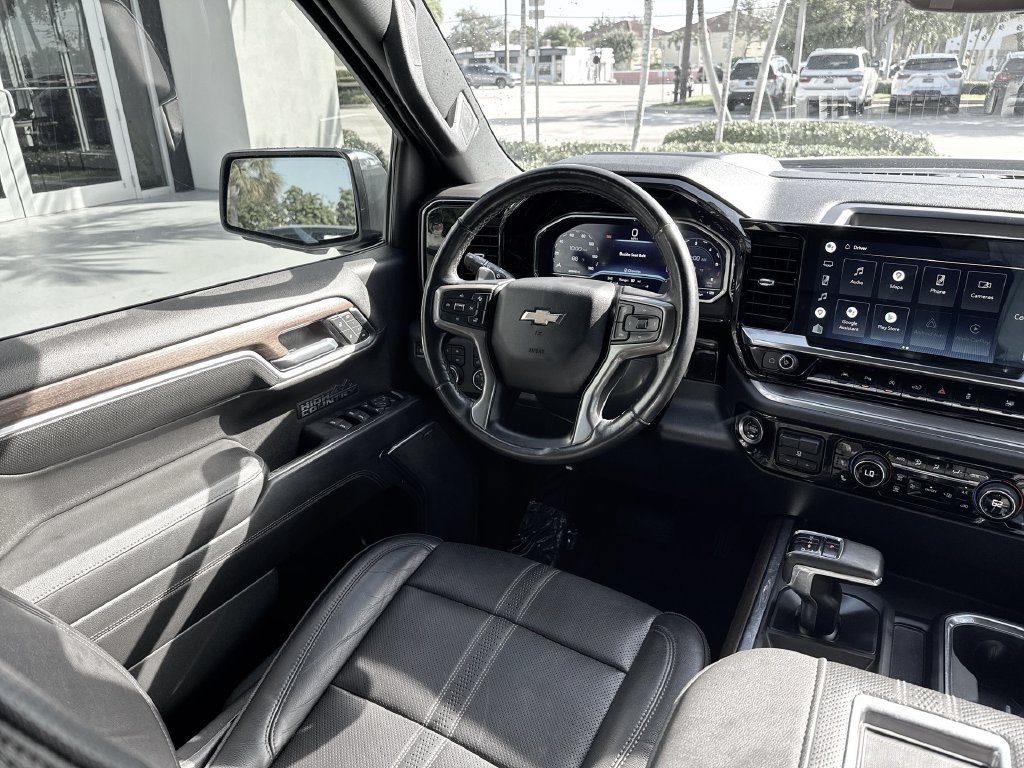 Used 2022 Chevrolet Silverado 1500 High Country w/ Technology Package AWD/4WD image 21