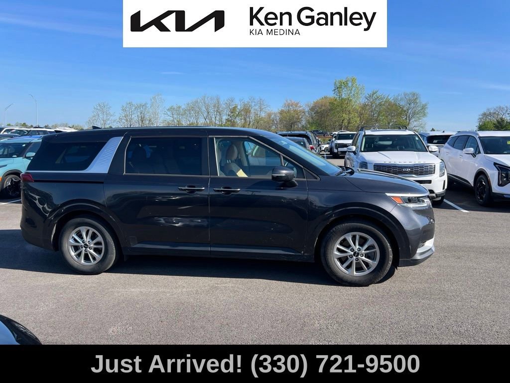 Used 2024 Kia Carnival LX FWD image 4