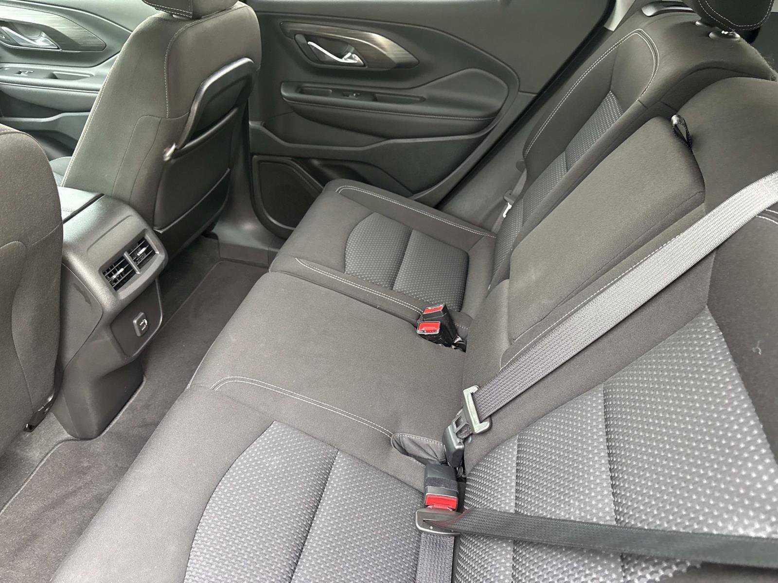 Used 2022 GMC Terrain SLE w/ Driver Convenience Package image 14