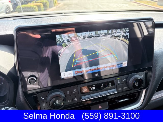 Used 2024 Toyota Grand Highlander AWD image 17
