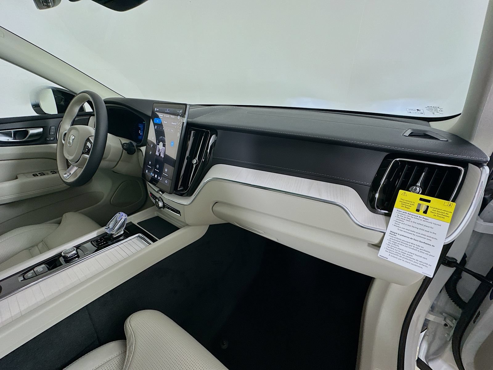 New 2026 Volvo XC60 T8 Ultra w/ Protection Package Premier AWD/4WD image 44